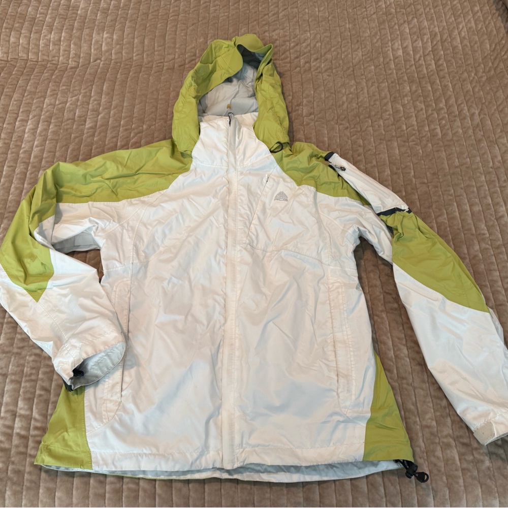 Nike ACG Women’s M Ski Shell